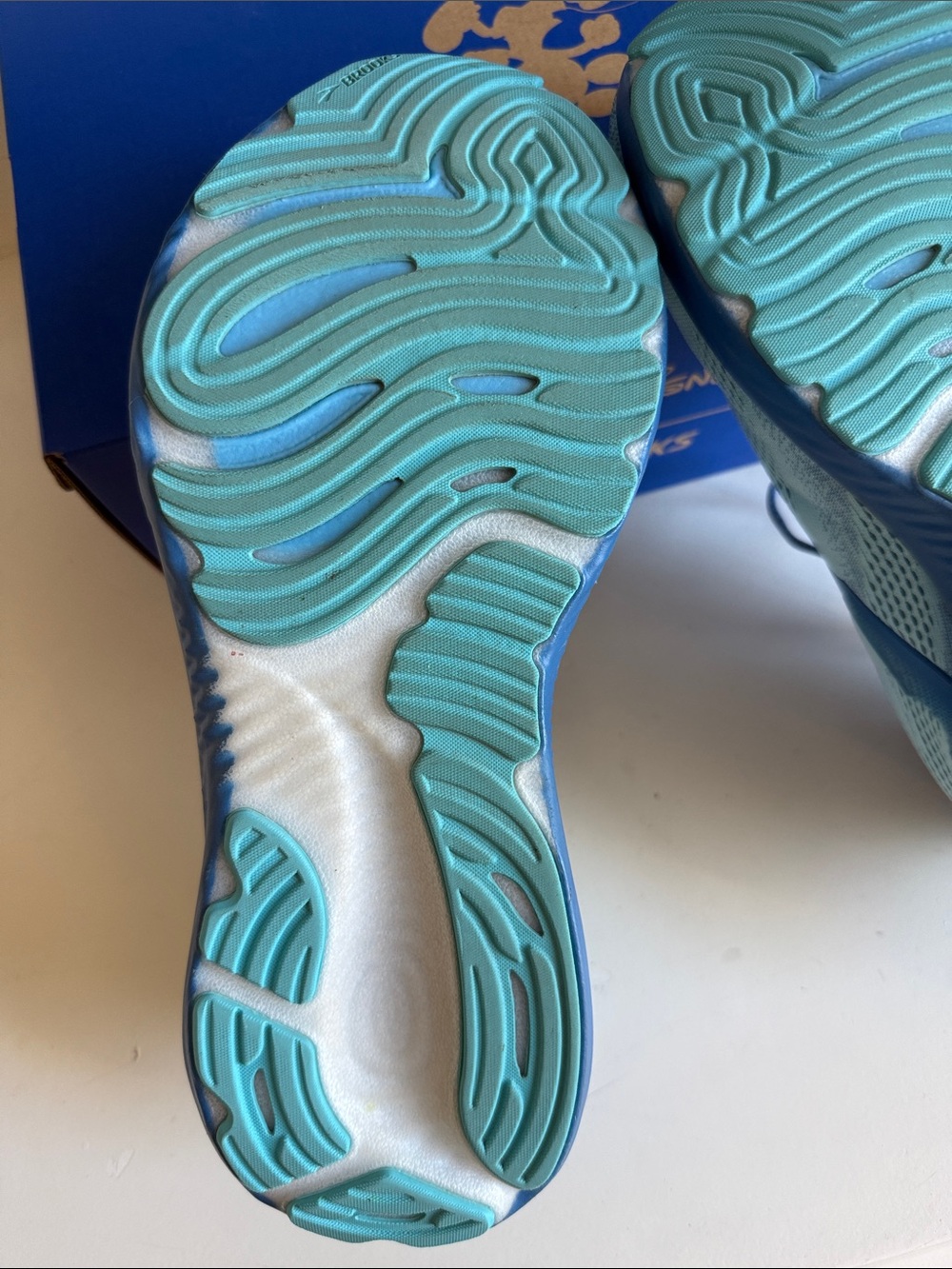 Brooks Men’s Glycerin RunDisney Stitch Running Shoes Size 11 Like New - Picture 7 of 9